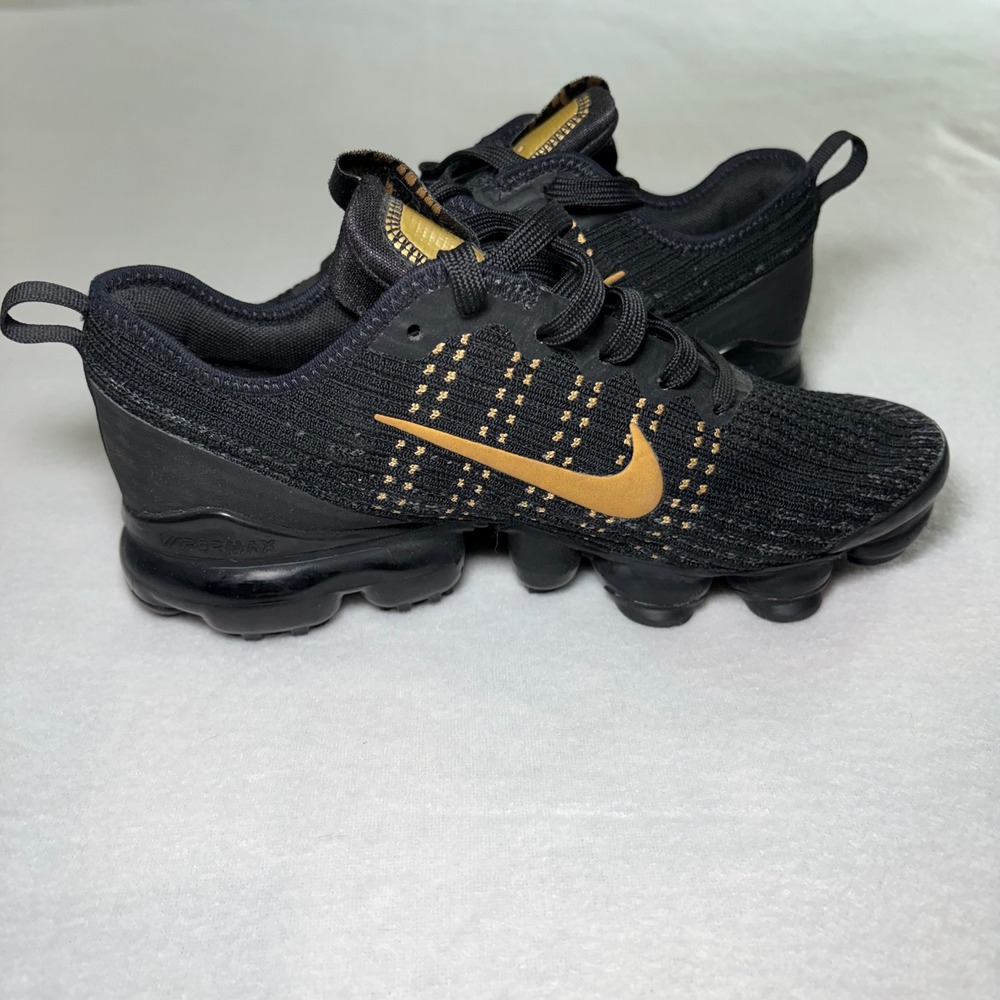 Nike Air VaporMax Flyknit 3 Black Metallic Gold Kids 5Y BQ5238-004 Womens 7 - Picture 11 of 14